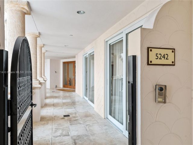 Продажа квартиры #5242 - фото 5693016