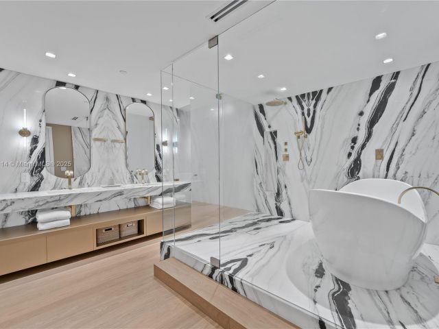 Продажа квартиры #5242 - фото 5693022