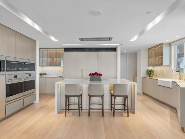 Продажа квартиры #5242 - фото 5693025