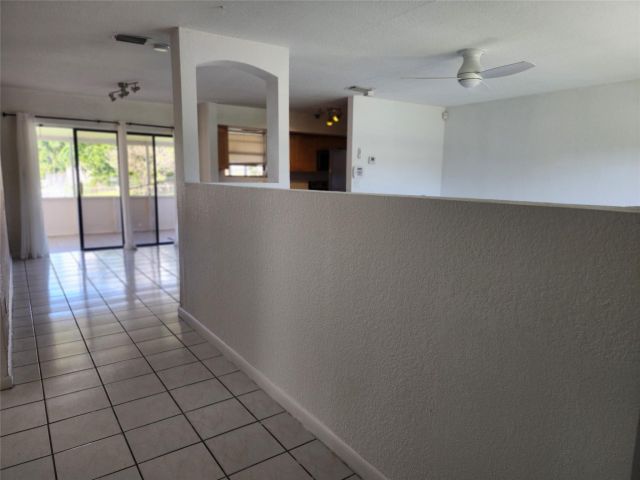 Продажа дома по адресу 704 SW 4th St - фото 5753095