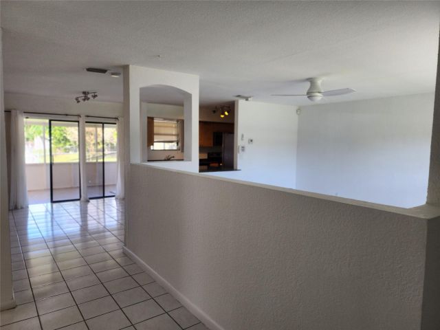 Продажа дома по адресу 704 SW 4th St - фото 5753096