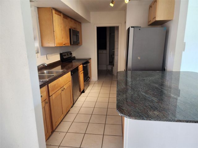 Продажа дома по адресу 704 SW 4th St - фото 5753098