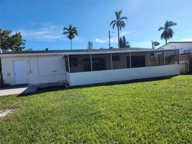 Продажа дома по адресу 704 SW 4th St - фото 5753107