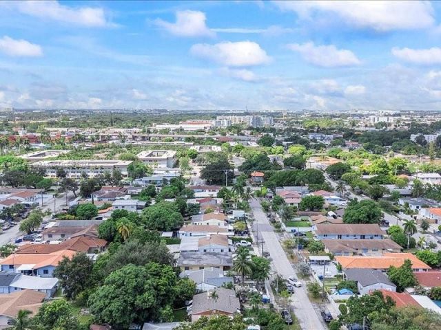 Продажа дома по адресу 1810 NW 16th Ter - фото 5730711