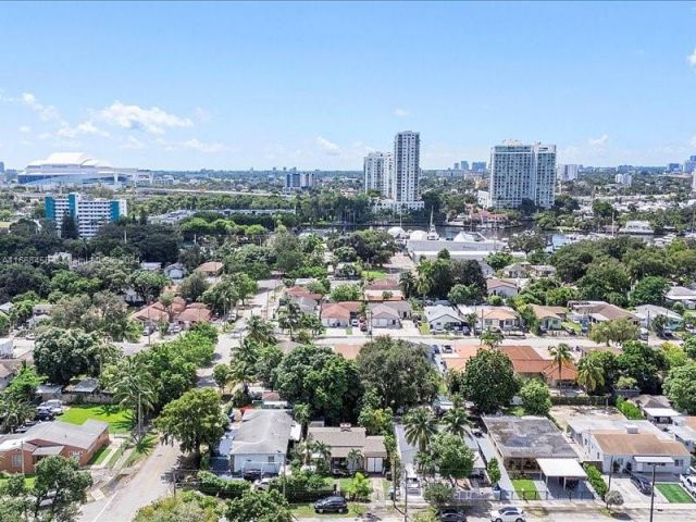 Продажа дома по адресу 1810 NW 16th Ter - фото 5730714