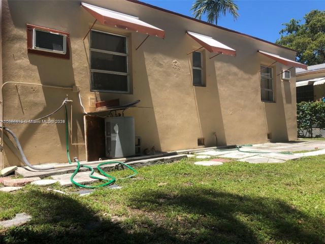 Продажа дома по адресу 1810 NW 16th Ter - фото 5730720