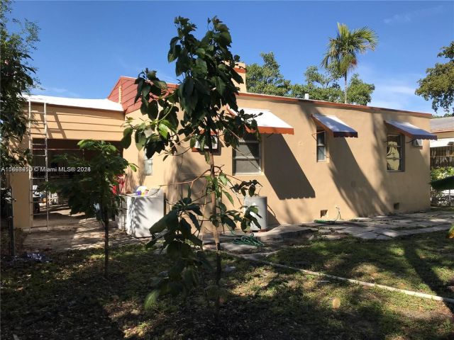 Продажа дома по адресу 1810 NW 16th Ter - фото 5730721