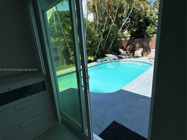 Продажа дома по адресу 1829 NE 176th St - фото 5581258