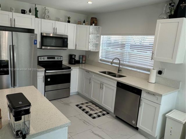 Продажа дома по адресу 1829 NE 176th St - фото 5581269