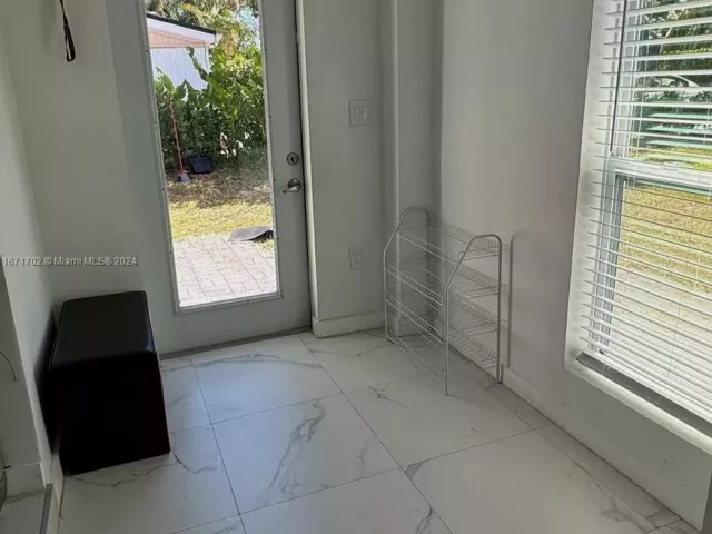 Продажа дома по адресу 1829 NE 176th St - фото 5581266