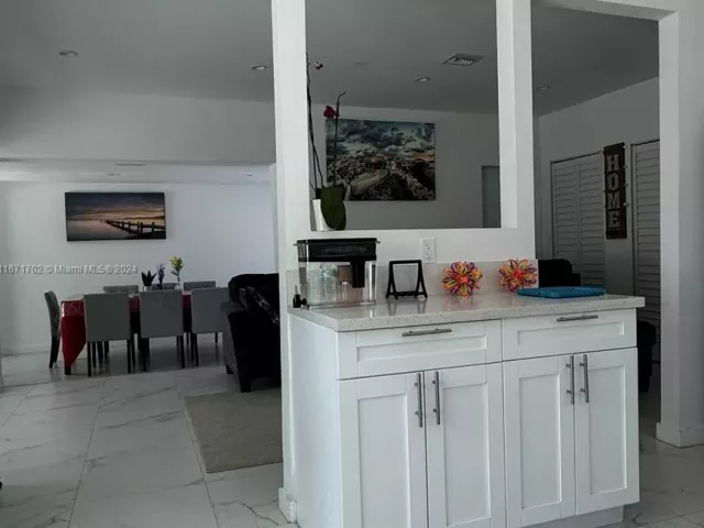 Продажа дома по адресу 1829 NE 176th St - фото 5581267