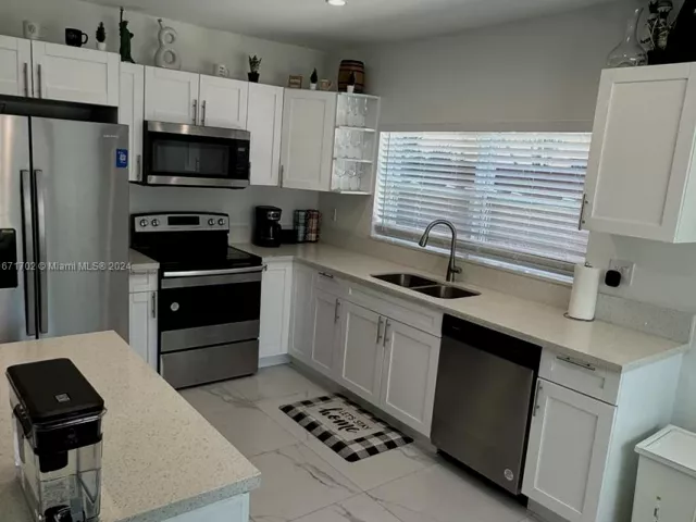 Продажа дома по адресу 1829 NE 176th St - фото 5581269