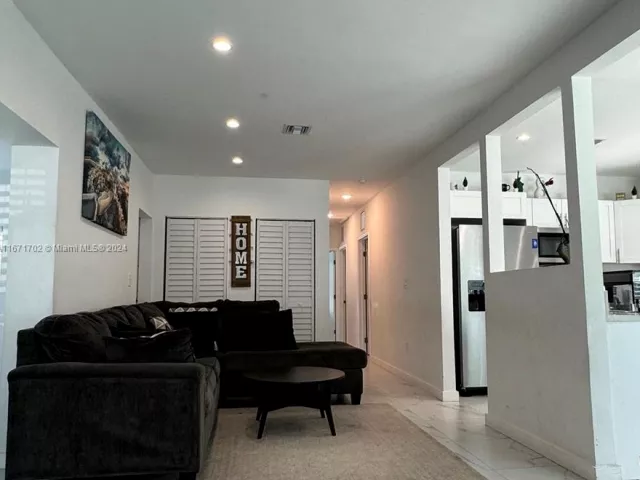 Продажа дома по адресу 1829 NE 176th St - фото 5581271