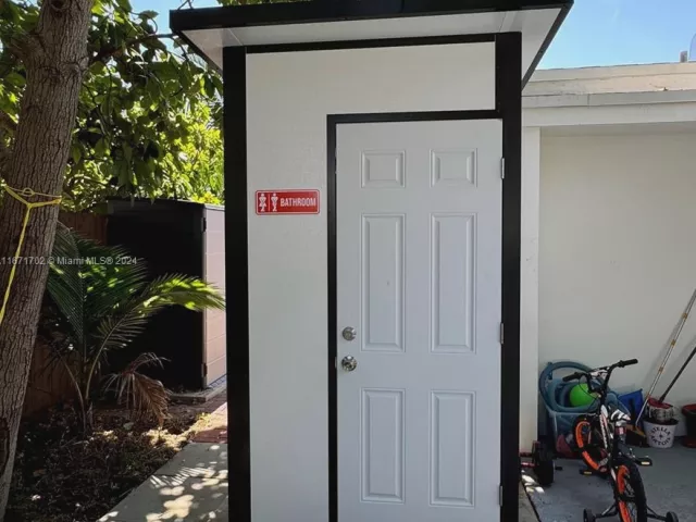 Продажа дома по адресу 1829 NE 176th St - фото 5581255