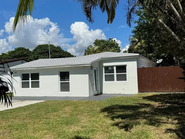 Продажа дома по адресу 1829 NE 176th St - фото 5581273