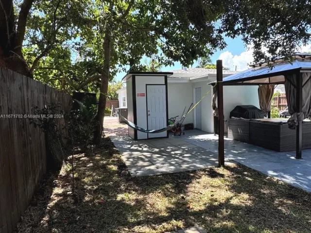 Продажа дома по адресу 1829 NE 176th St - фото 5581256