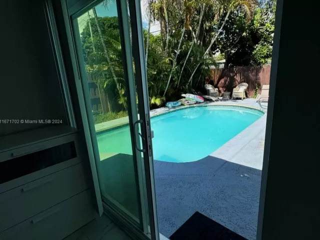 Продажа дома по адресу 1829 NE 176th St - фото 5581258