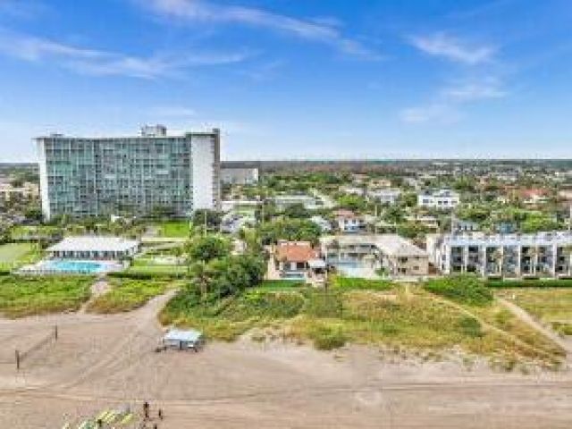 Продажа дома по адресу 462 NE 21st Avenue (N. Ocean Drive) - фото 6381853