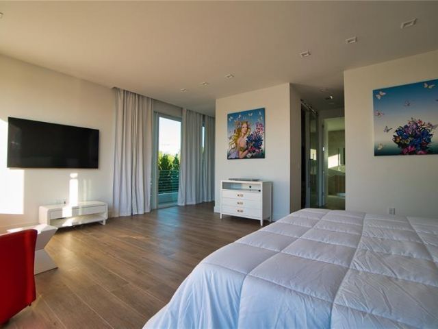 Продажа дома по адресу 3325 NE 18TH - фото 6056748