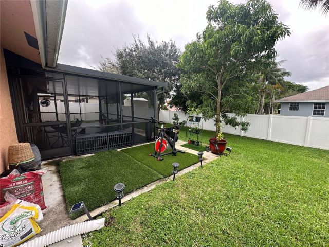 Продажа дома по адресу 547 NE 1st Ave - фото 6115256