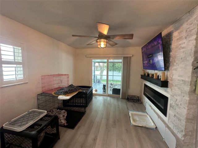 Продажа дома по адресу 547 NE 1st Ave - фото 6115264