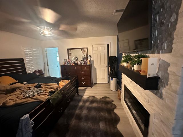 Продажа дома по адресу 547 NE 1st Ave - фото 6115266