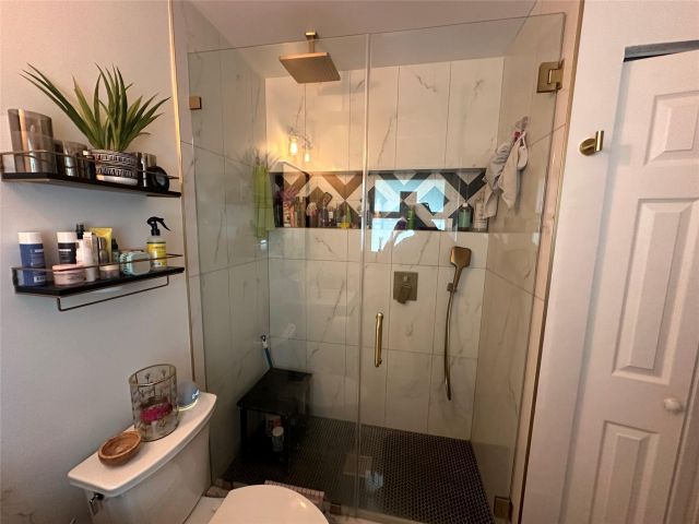 Продажа дома по адресу 547 NE 1st Ave - фото 6115268