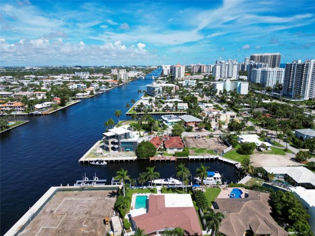 Продажа дома по адресу 3108 NE 26th ST - фото 5762092