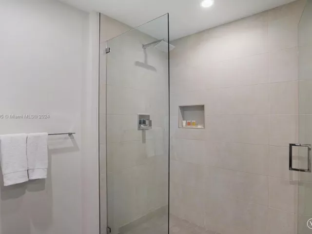 Продажа квартиры # - фото 5679238