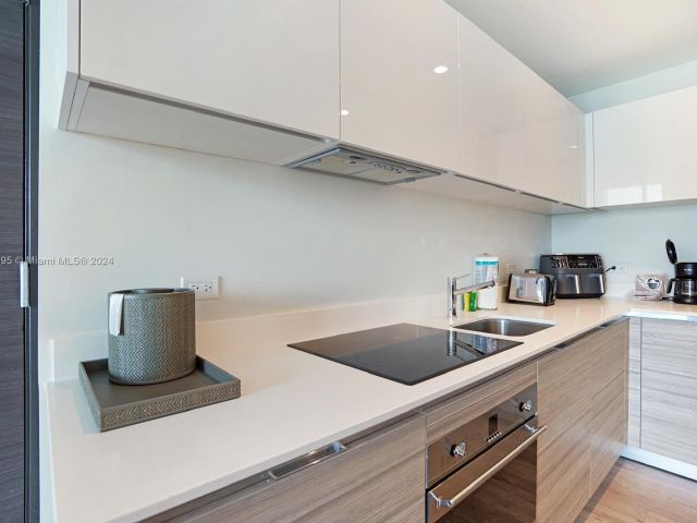 Продажа квартиры # - фото 5679232