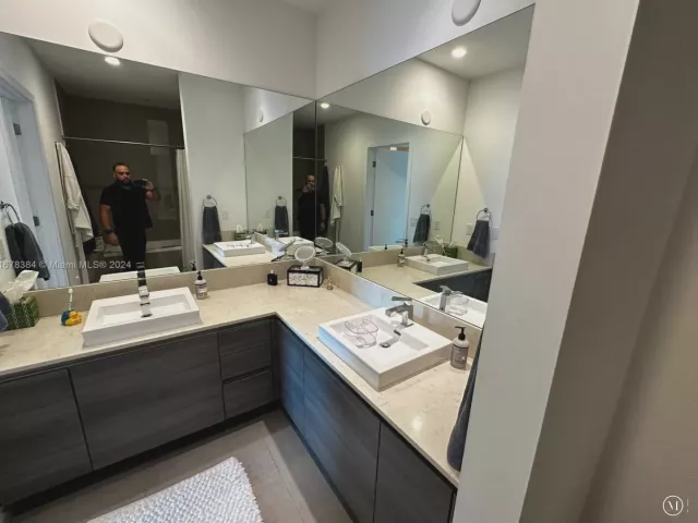 Продажа квартиры # - фото 5622403