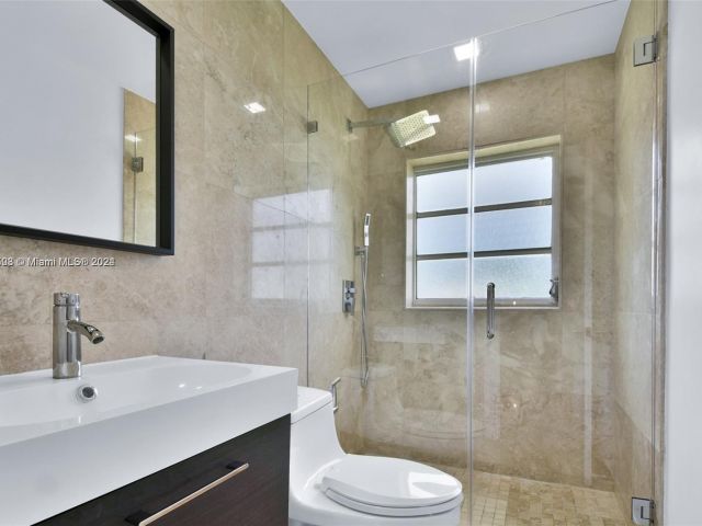 Продажа дома по адресу 200 188th St - фото 5895705