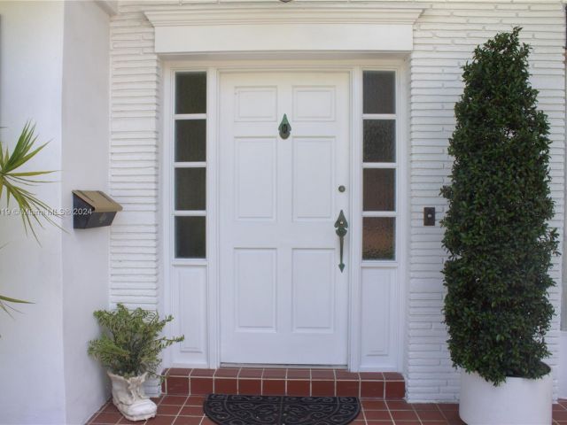 Продажа дома по адресу 3440 NE 170th St - фото 5732457