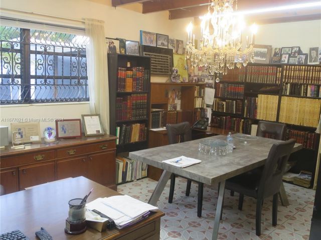 Продажа дома по адресу 19021 NW 12th Ct - фото 5576765