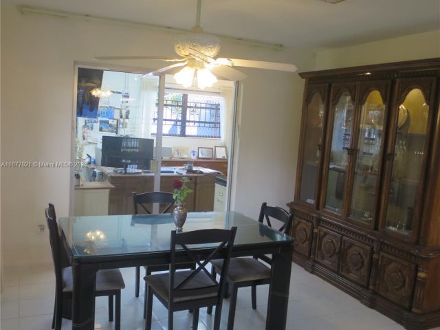 Продажа дома по адресу 19021 NW 12th Ct - фото 5576772