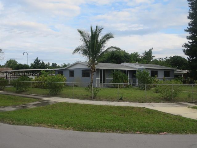 Продажа дома по адресу 19021 NW 12th Ct - фото 5576775