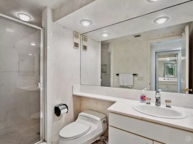 Продажа квартиры #702 - фото 7024803