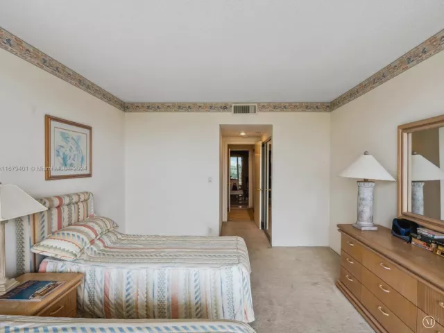 Продажа квартиры #702 - фото 7024805