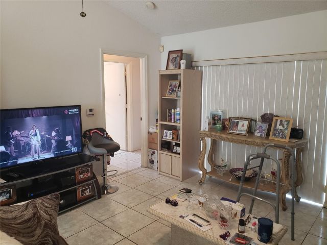 Продажа дома по адресу 3130 NW 203RD TERRACE - фото 6148700