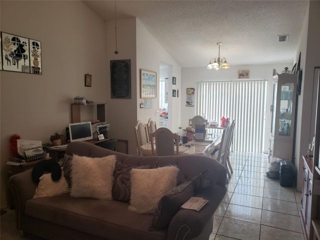 Продажа дома по адресу 3130 NW 203RD TERRACE - фото 6148702