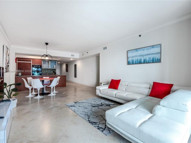 Продажа квартиры #3511 - фото 6776095