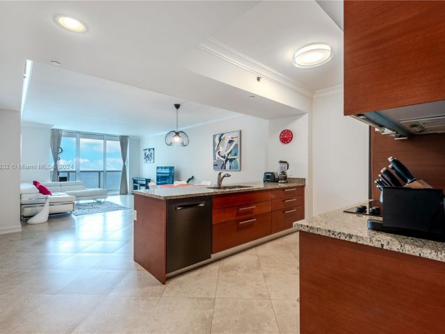 Продажа квартиры #3511 - фото 6776107