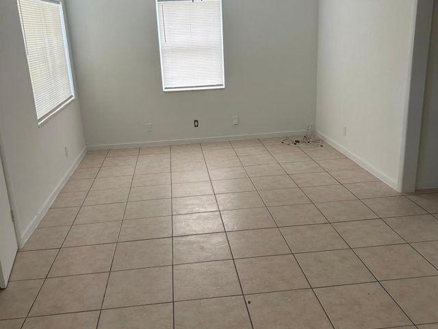 Продажа дома по адресу 948 NW 14th Ct - фото 6047293