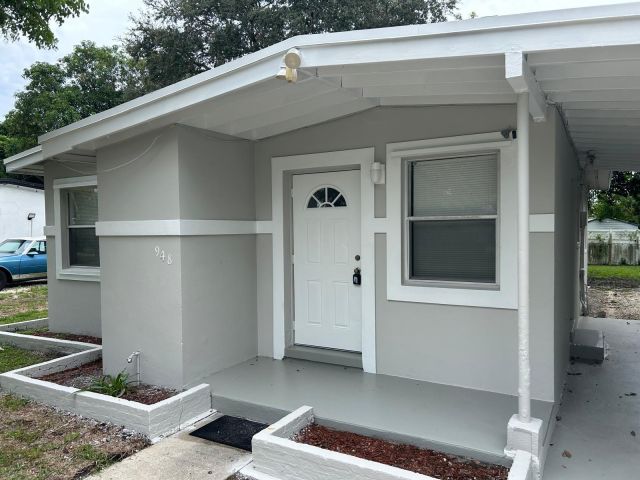 Продажа дома по адресу 948 NW 14th Ct - фото 6047295