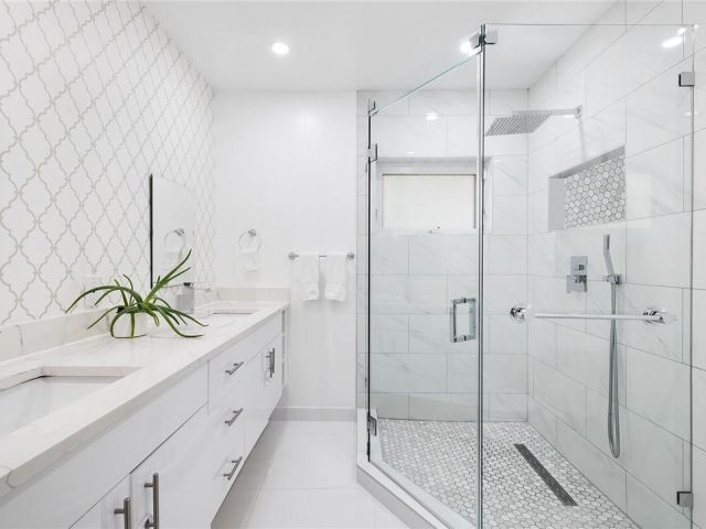 Продажа дома по адресу 2801 NE 59th St - фото 5761686