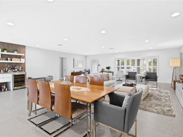 Продажа дома по адресу 2801 NE 59th St - фото 5761688