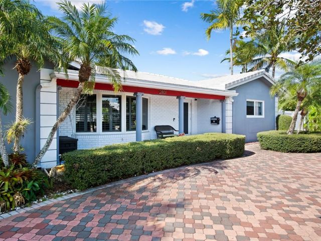 Продажа дома по адресу 2801 NE 59th St - фото 5761696