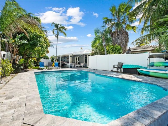 Продажа дома по адресу 2801 NE 59th St - фото 5761698