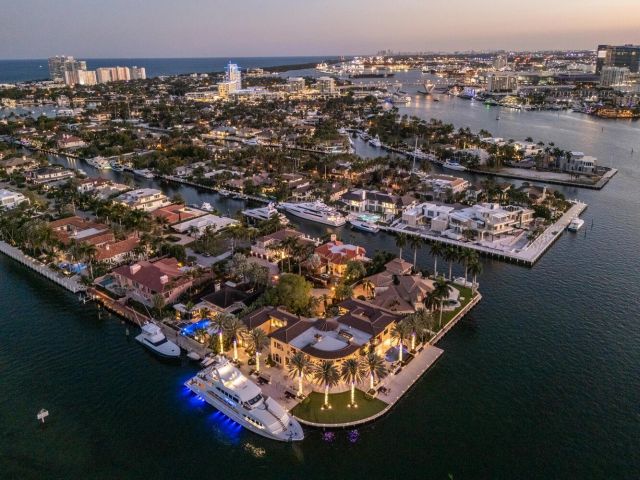 Продажа дома по адресу 1 Isla Bahia Dr - фото 5801840