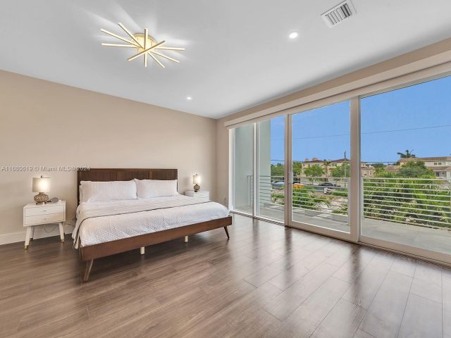 Продажа дома по адресу 1808 Coral Ridge Dr 1808 - фото 5569693